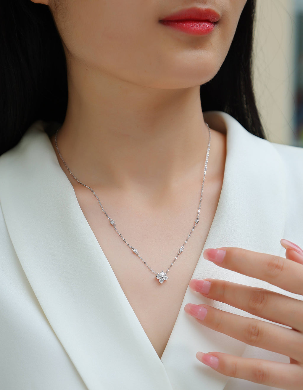 Sweetheart Halo - A Fashionable And Luxurious Diamond Jewelry Pendant Set With 2-carat Moissanite S925 Sterling Silver And Platinum Plating