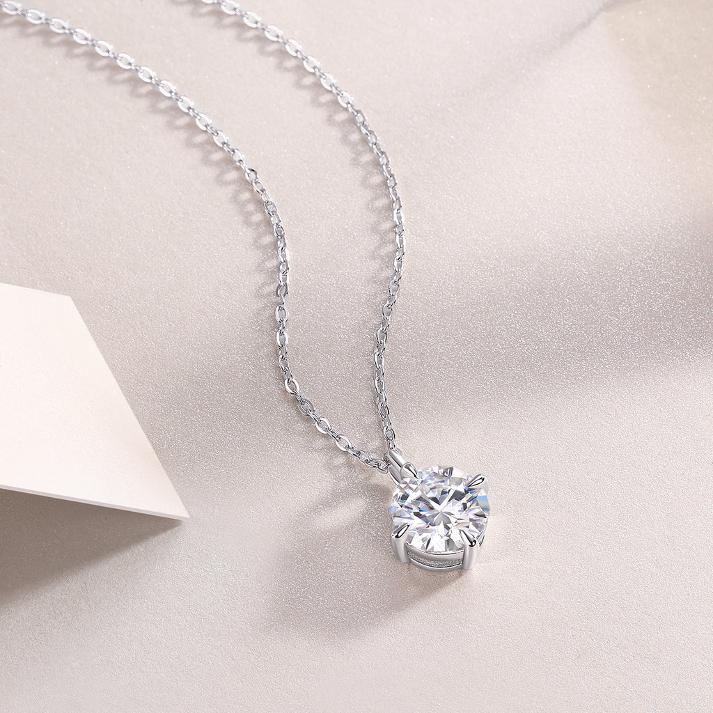 Round And Smooth - A Fashionable And Luxurious Diamond Jewelry Piece Set With 2-carat Moissan Diamonds, S925 Sterling Silver And Platinum-plated Pendant